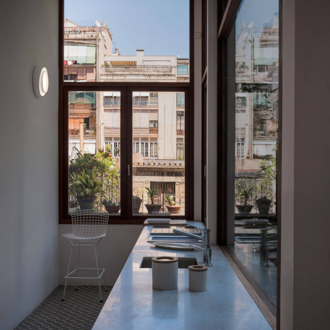 Потолочный светильник Vibia Centric 5700 93 /1B Потолочный светильник Vibia Centric 5700 93 /1B