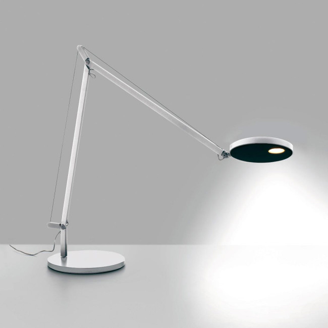 Настольная лампа Artemide Demetra Table 1734W20A+1733020A 2700K White (Body Lamp + Table Base) Настольная лампа Artemide Demetra Table 1734W20A+1733020A 2700K White (Body Lamp + Table Base)